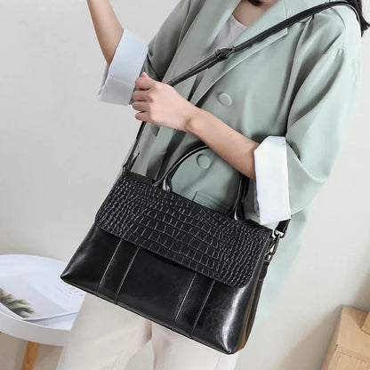 ELARA CLASSIC | Crossbody Leather Bag