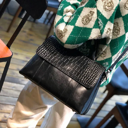 ELARA CLASSIC | Crossbody Leather Bag